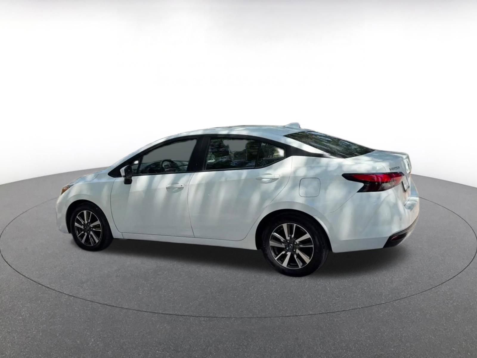 Used 2025 Nissan Versa SV FWD image 10