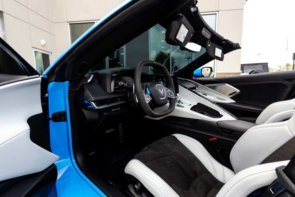 Used 2021 Chevrolet Corvette Stingray Preferred Cpe w/ Z51 Performance Package RWD image 24