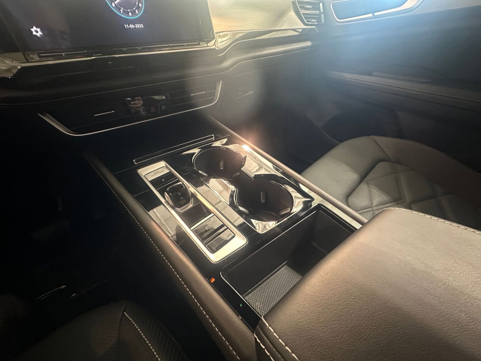 Used 2025 Volkswagen Atlas Cross Sport SE image 41