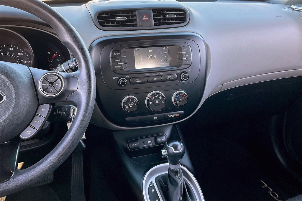 Used 2016 Kia Soul + image 5