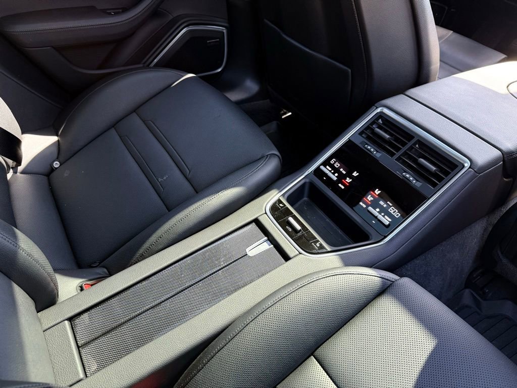 Used 2023 Porsche Panamera 4 Platinum Edition image 24