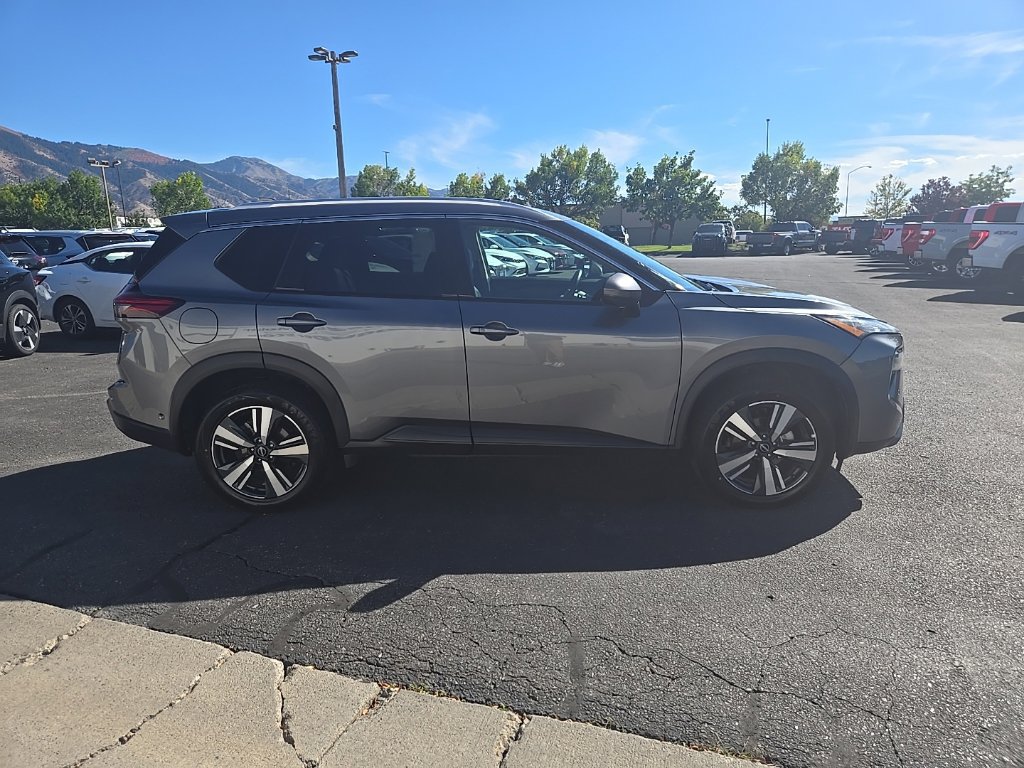Used 2026 Nissan Rogue SL AWD/4WD image 4