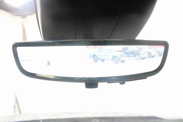 Used 2025 Chevrolet Silverado 1500 High Country w/ Technology Package image 3