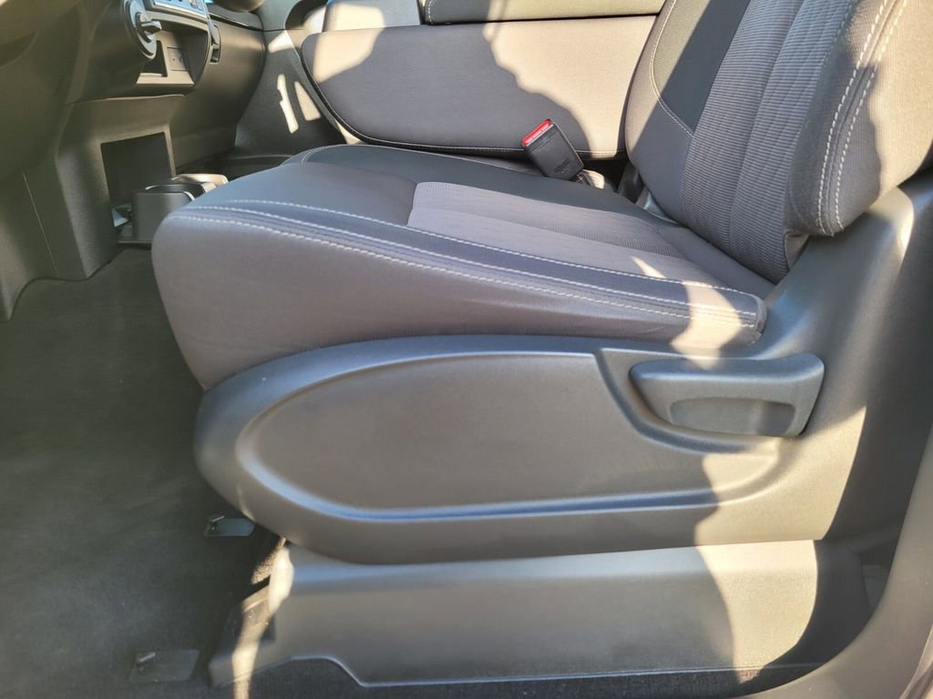 Used 2024 Nissan Titan SV w/ Accessory Utility Package image 15