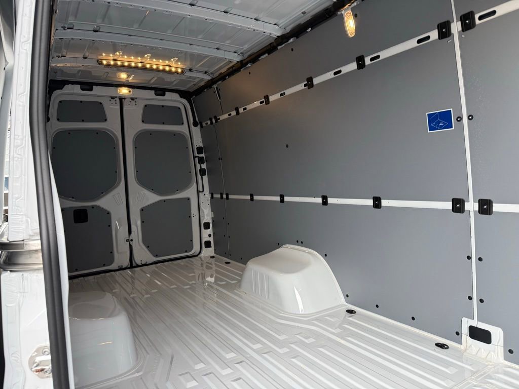 New 2025 Mercedes-Benz Sprinter 4500 image 14