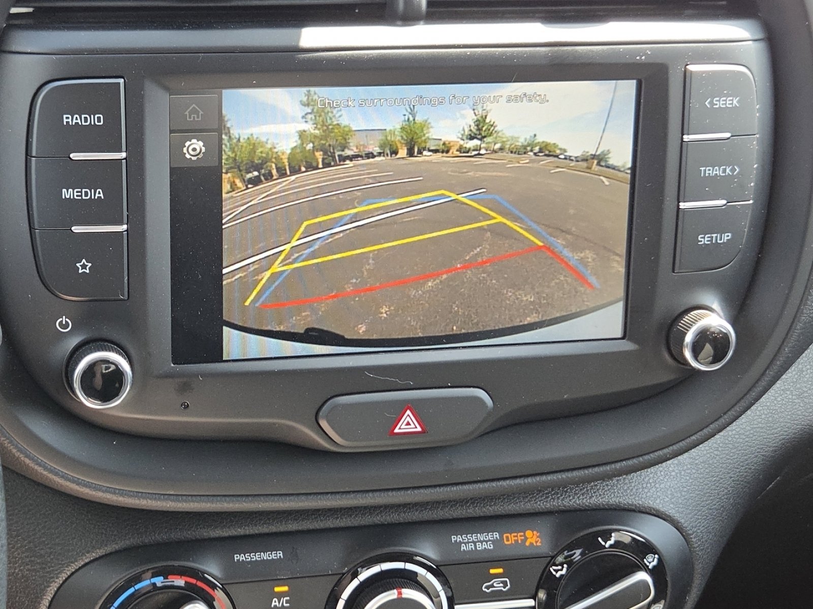 Used 2025 Kia Soul LX w/ LX Technology Package FWD image 7