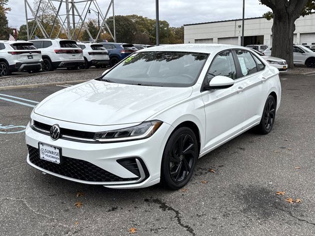 Used 2025 Volkswagen Jetta SE w/ Black Wheel Package image 8