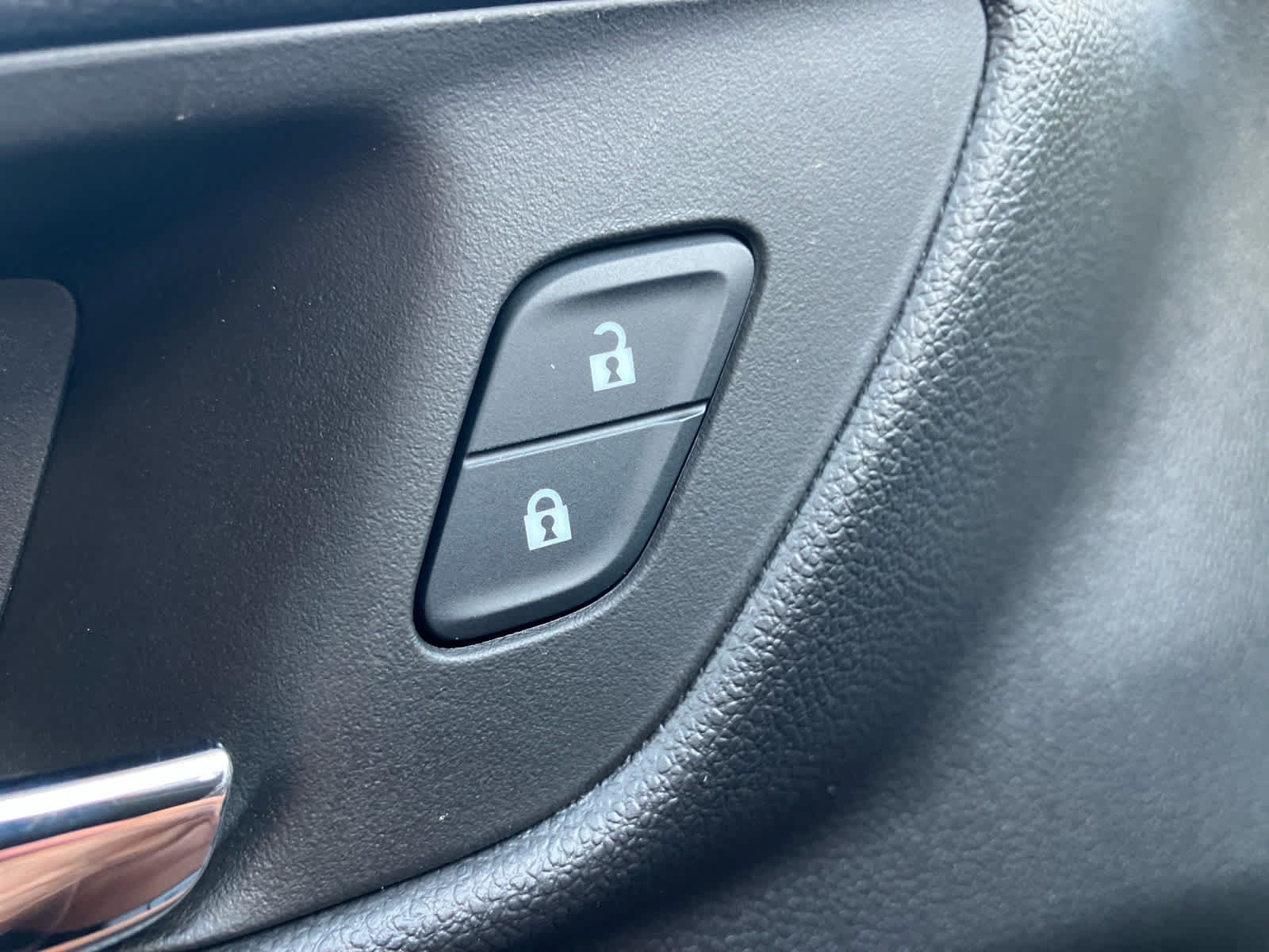 New 2026 Chevrolet Trax ACTIV w/ Sunroof Package FWD image 12