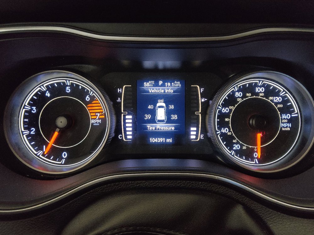 Used 2020 Jeep Cherokee Latitude FWD image 23