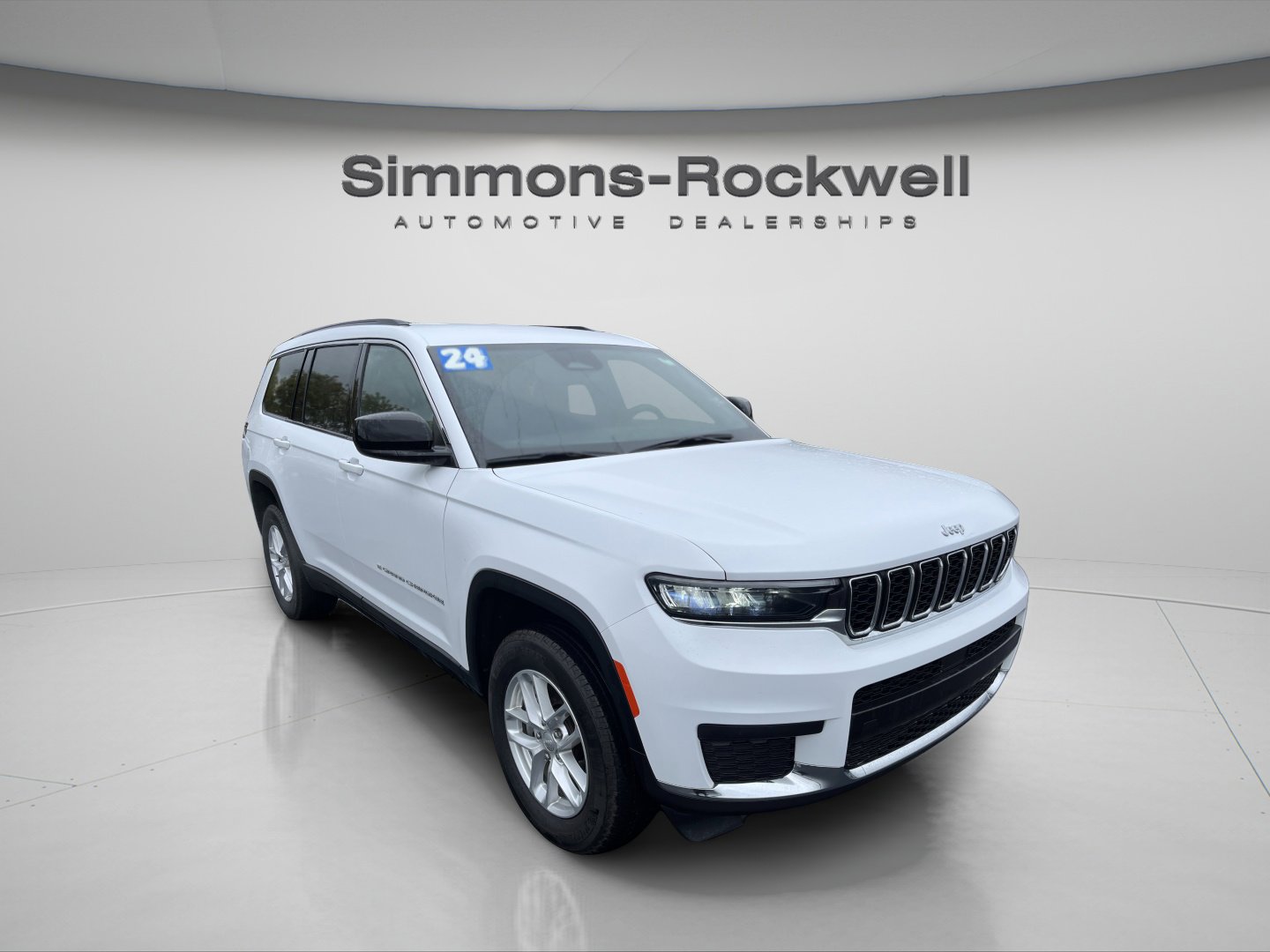 Used 2024 Jeep Grand Cherokee L Laredo w/ Luxury Tech Group I image 3