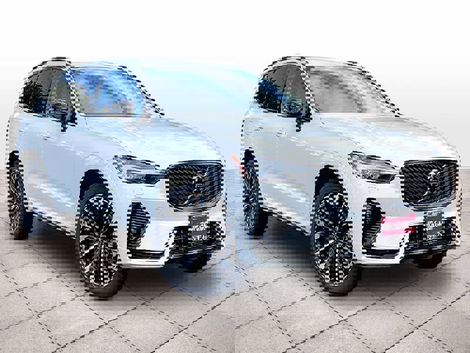 New 2026 Volvo XC60 T8 Ultra w/ Climate Package AWD/4WD image 2