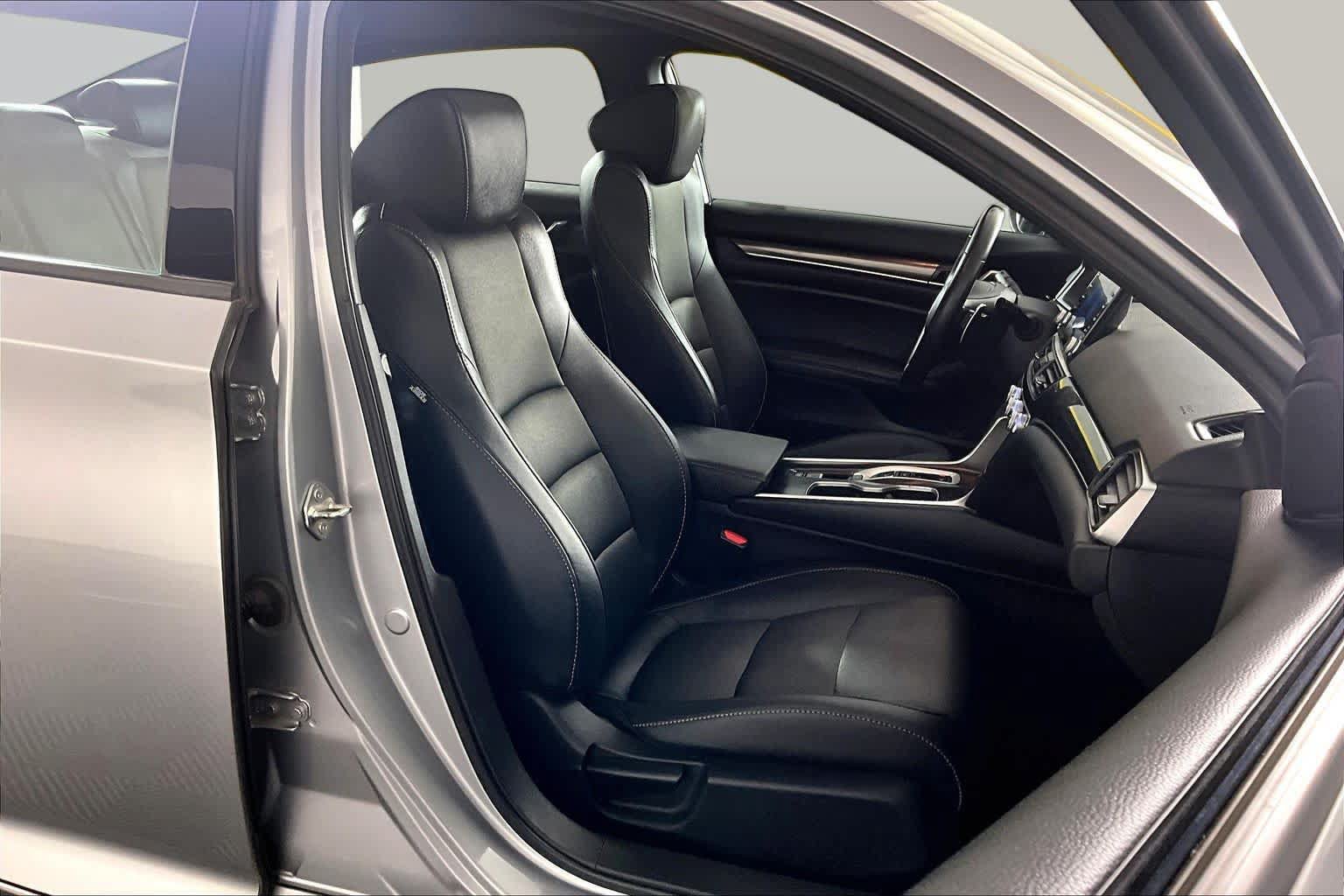 Used 2020 Honda Accord Sport image 9