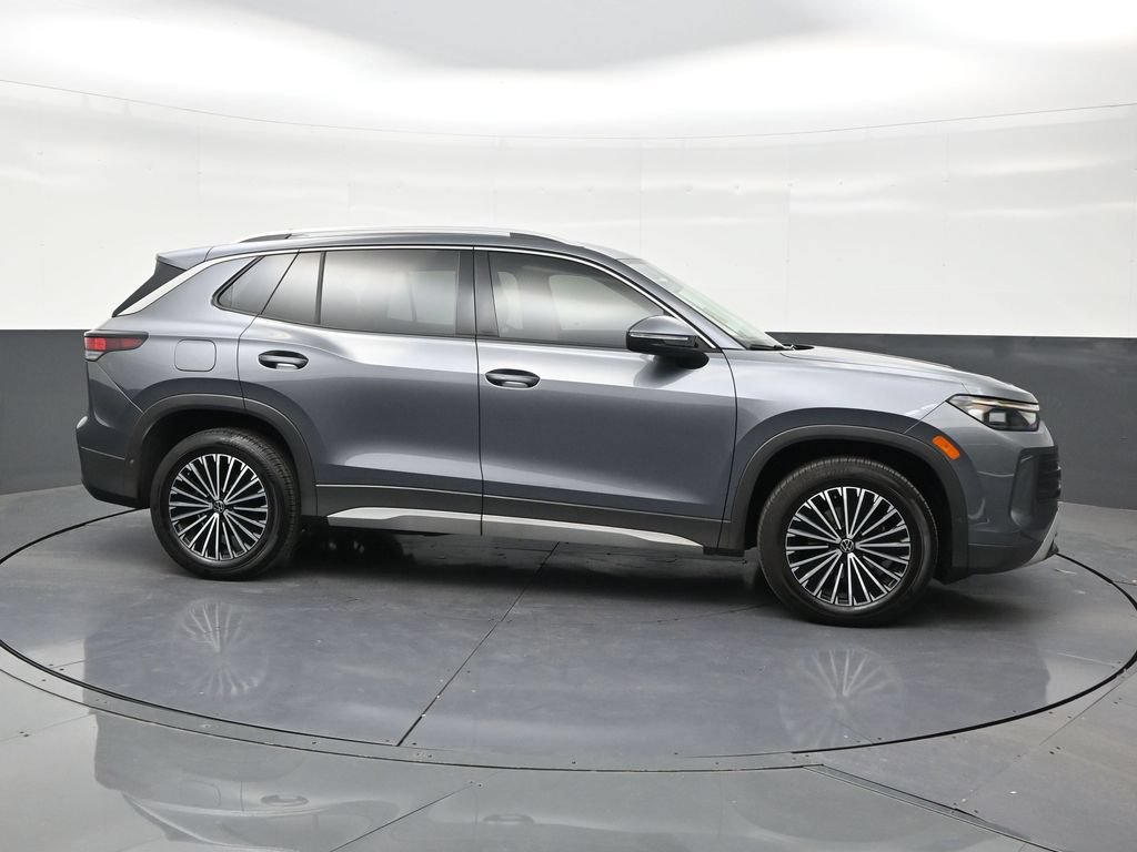 Used 2025 Volkswagen Tiguan S FWD image 6