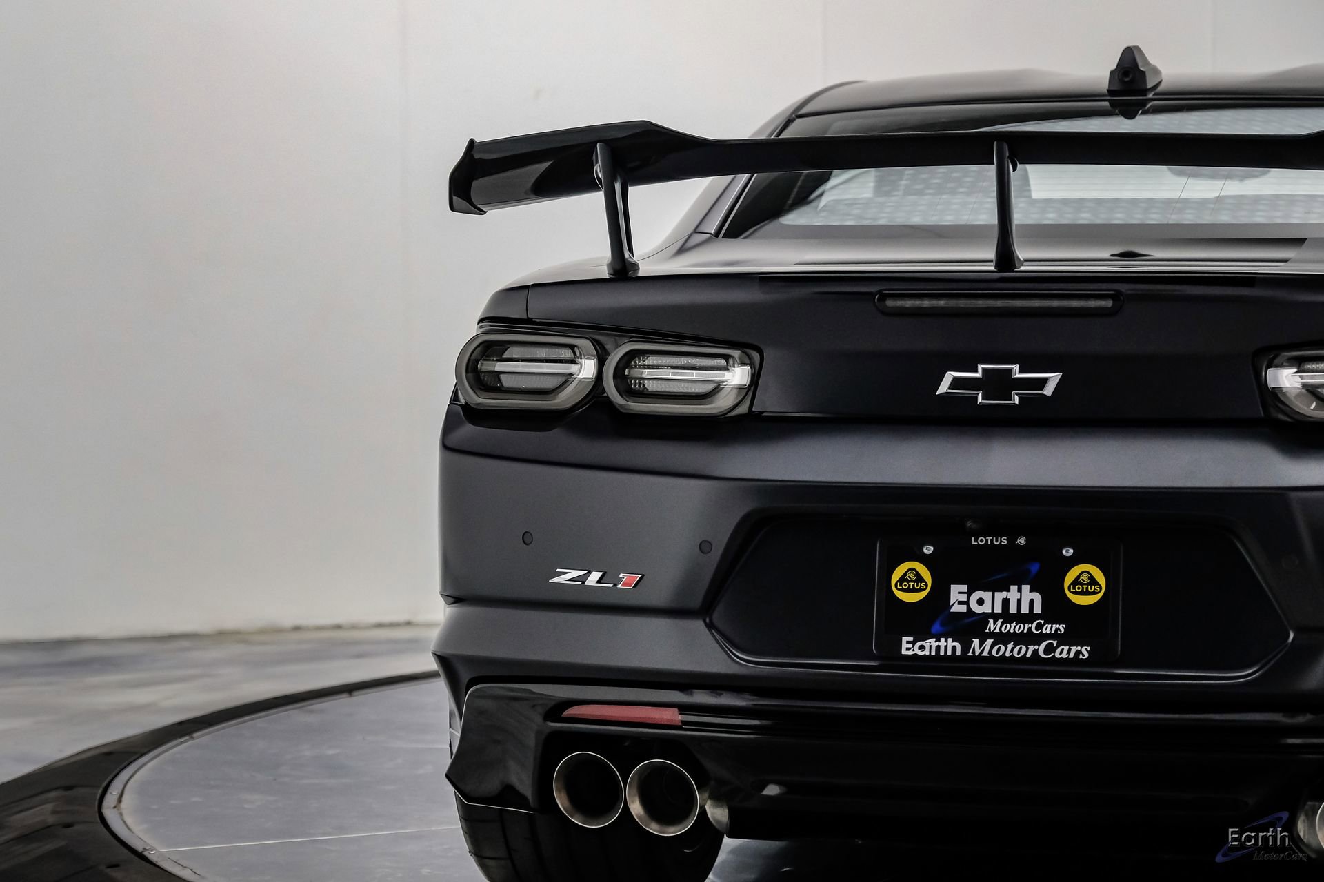 Used 2024 Chevrolet Camaro ZL1 RWD image 17
