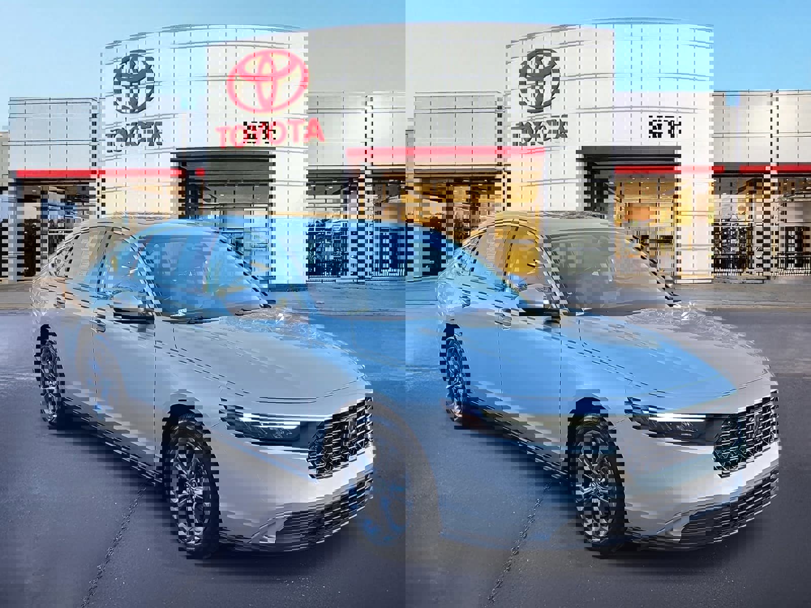 Used 2024 Honda Accord EX image 3