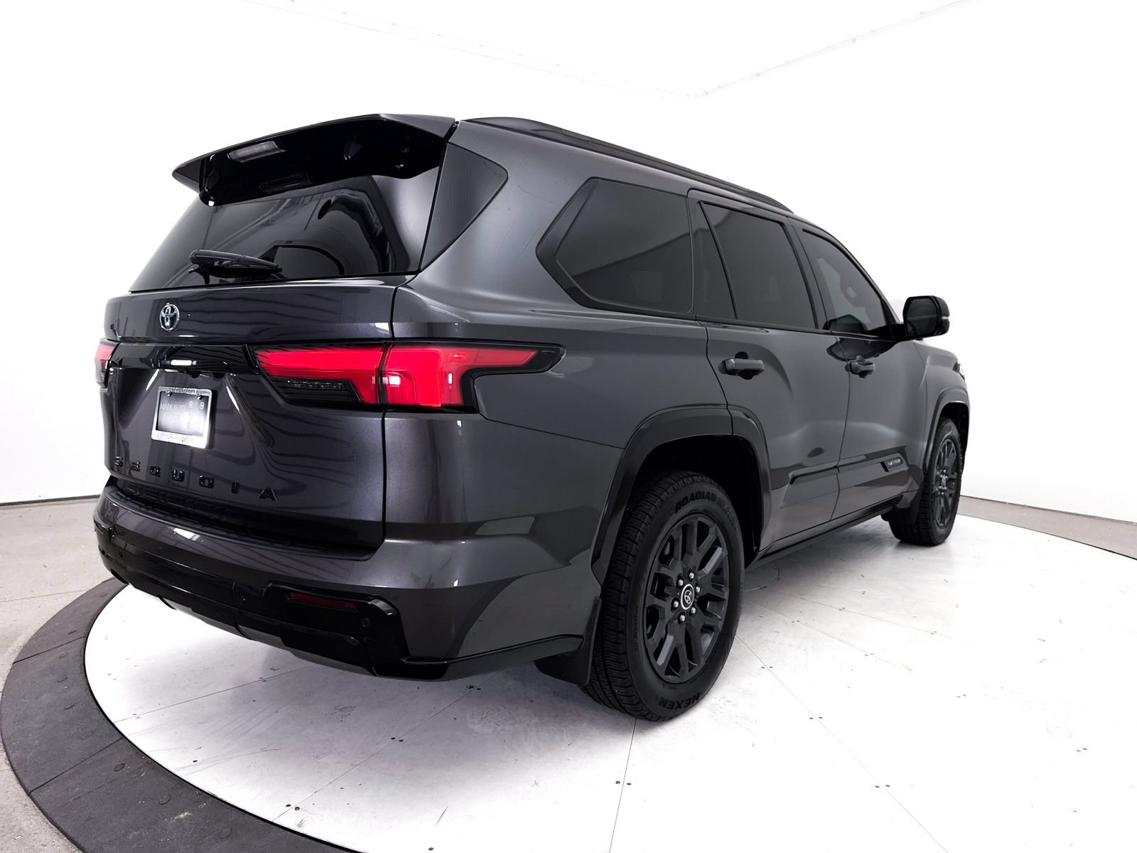 Used 2023 Toyota Sequoia Platinum AWD/4WD image 19