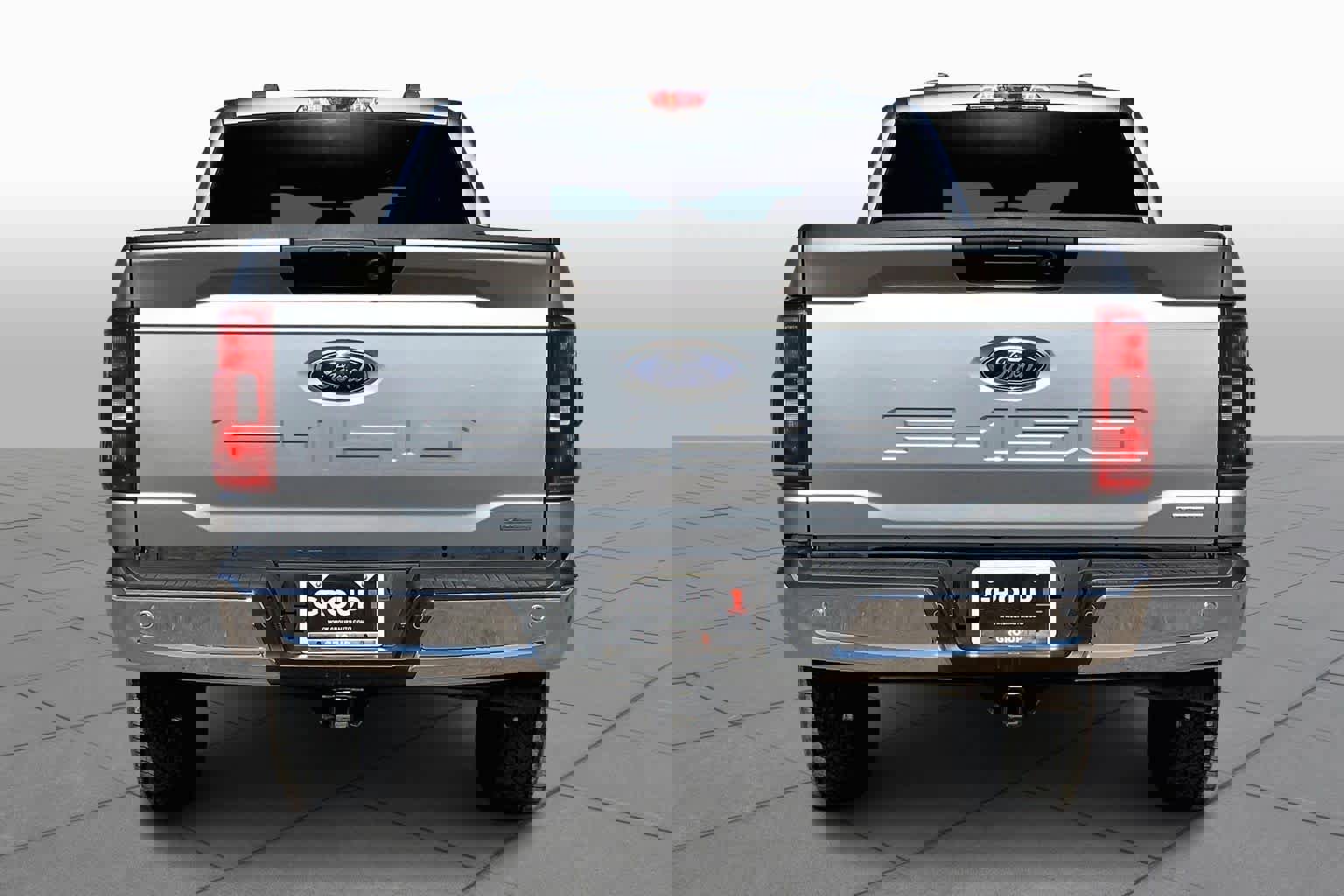 Used 2023 Ford F150 XLT w/ Trailer Tow Package image 5