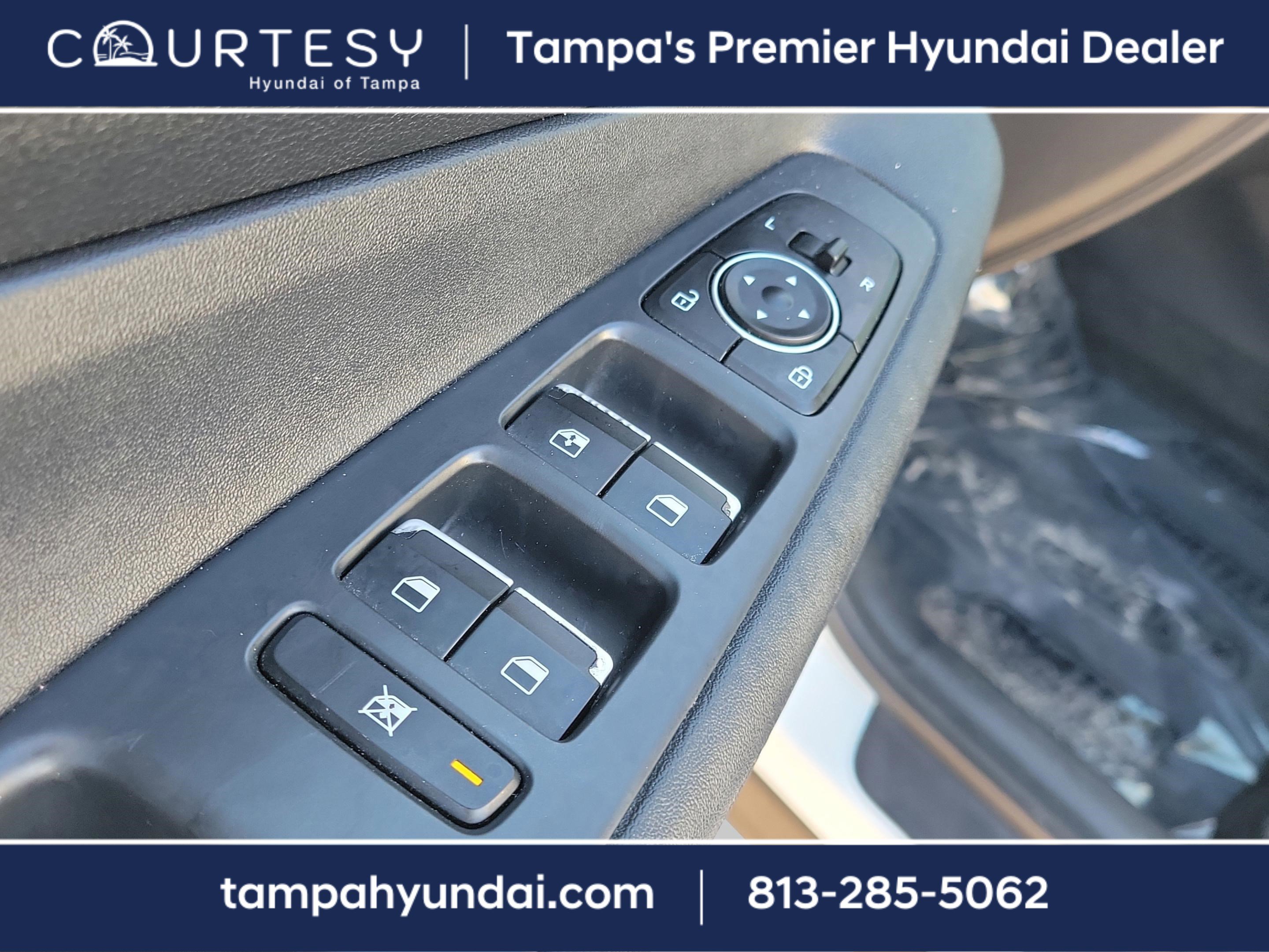 Used 2020 Hyundai Santa Fe SE image 18