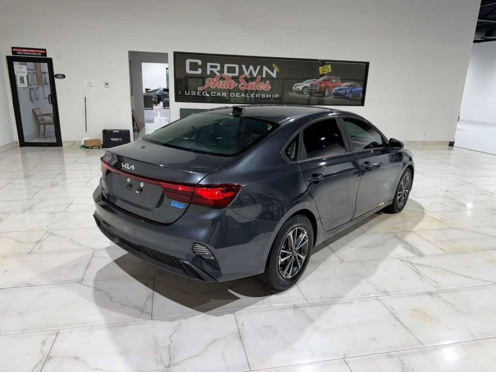 Used 2024 Kia Forte LXS FWD image 11