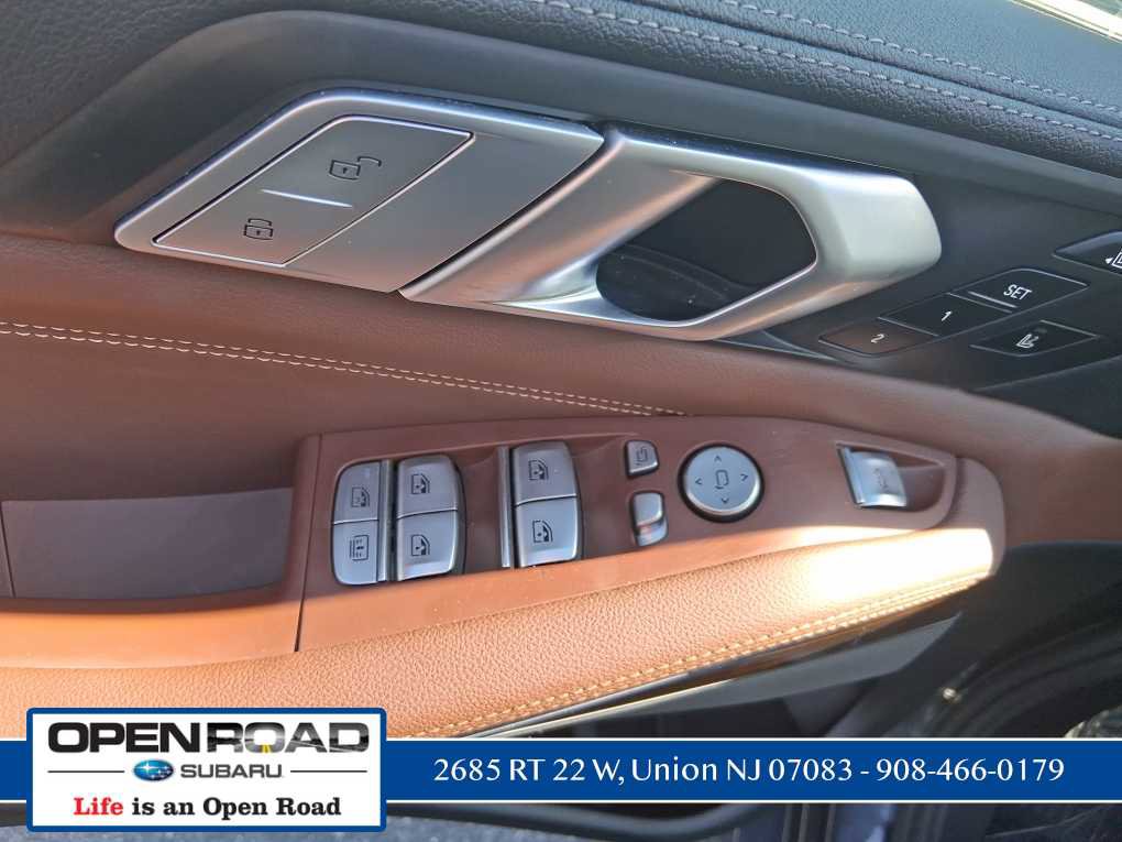 Used 2021 BMW X7 xDrive40i w/ Premium Package image 16