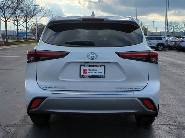 Certified 2025 Toyota Highlander Platinum image 6