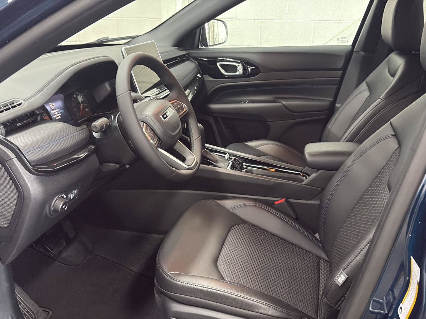 New 2026 Jeep Compass Latitude AWD/4WD image 5