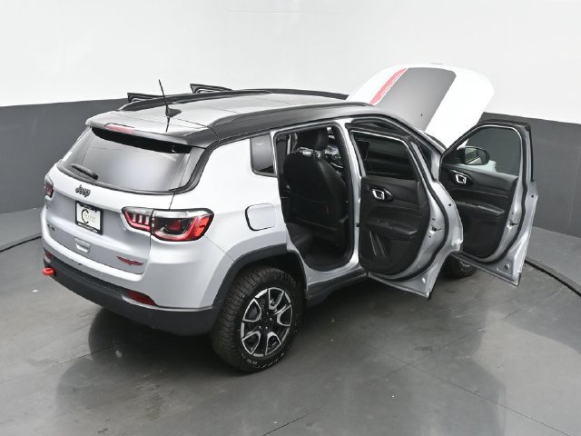 Used 2024 Jeep Compass Trailhawk w/ Sun and Sound Group AWD/4WD image 65