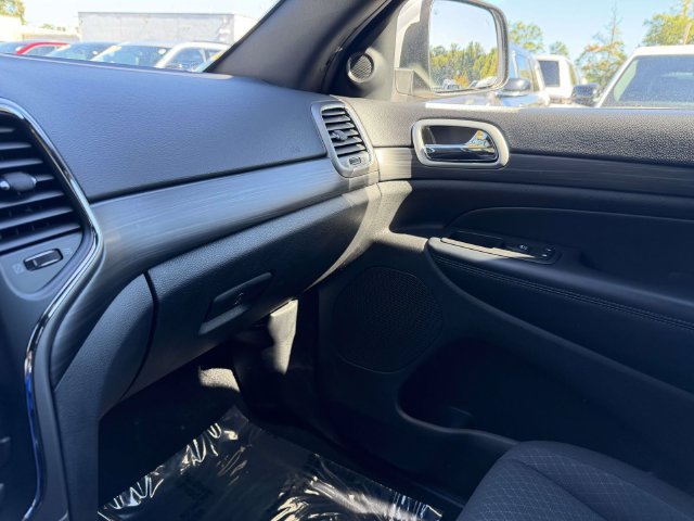 Certified 2021 Jeep Grand Cherokee Laredo AWD/4WD image 38