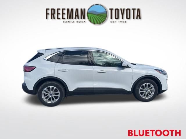 Used 2021 Ford Escape SE image 4