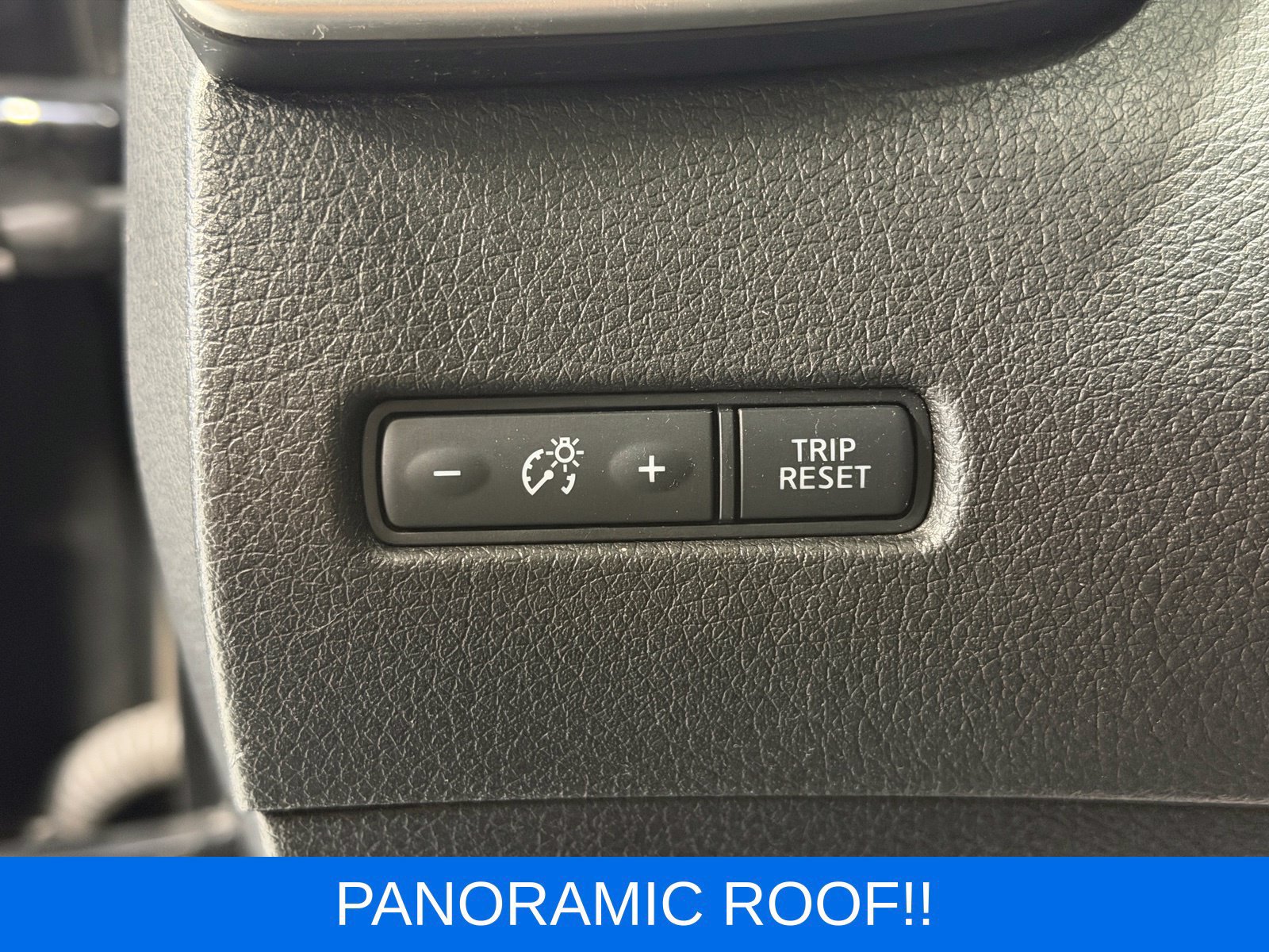 Used 2015 Nissan Rogue SL w/ SL Premium Package AWD/4WD image 16