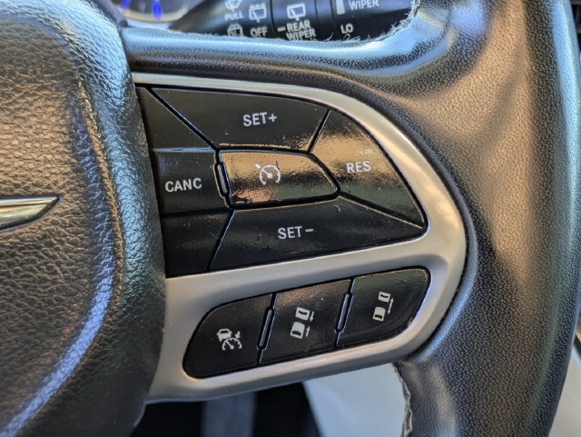 Used 2022 Chrysler Pacifica Touring-L FWD image 20