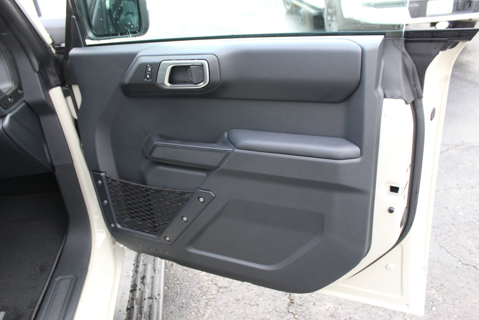 New 2025 Ford Bronco Outer Banks image 13