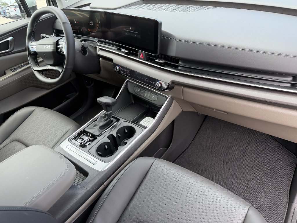 New 2027 Kia Carnival EX FWD image 15