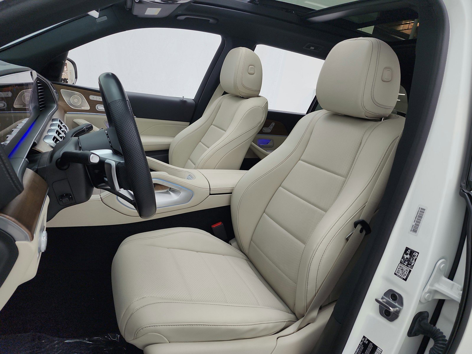 Used 2024 Mercedes-Benz GLS 450 4MATIC image 10