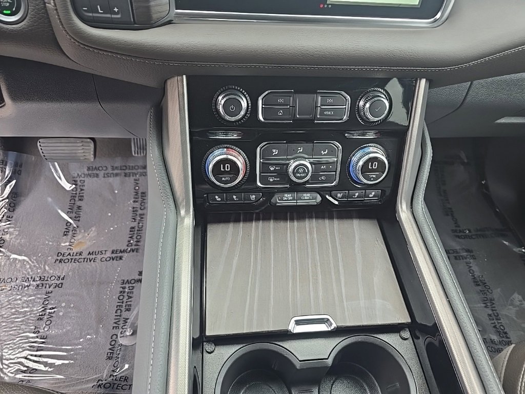 Used 2022 GMC Yukon Denali w/ Denali Premium Package image 19