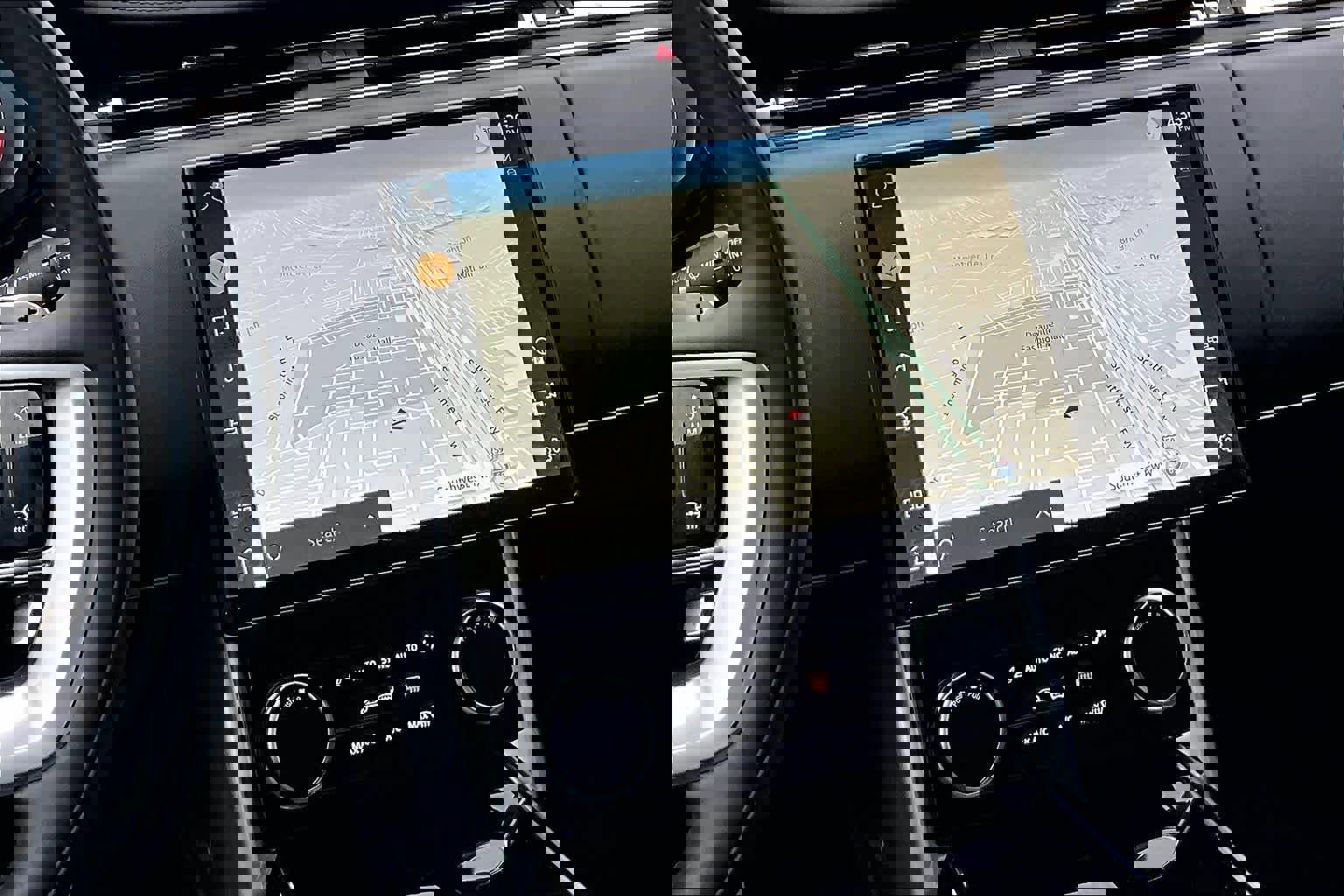 Used 2023 Land Rover Range Rover SE image 6