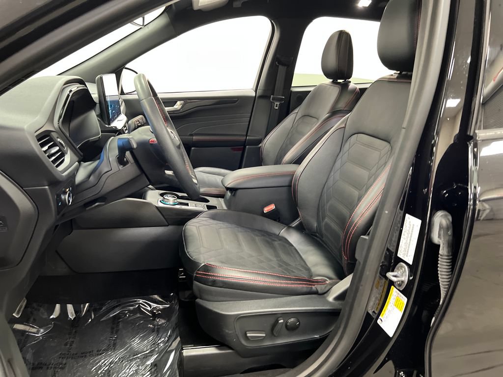 Used 2024 Ford Escape ST-Line Elite w/ Premium Technology Package AWD/4WD image 11