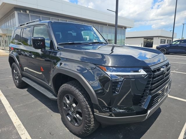 Used 2026 Lexus GX 550 AWD/4WD image 2