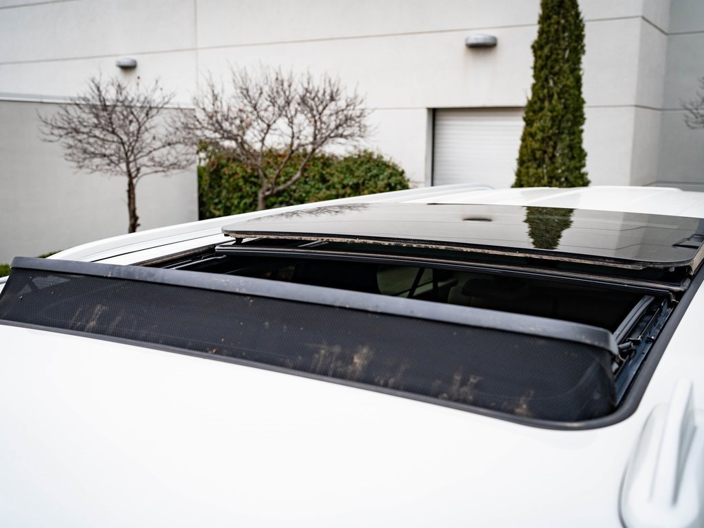 Used 2021 Cadillac Escalade ESV Premium Luxury image 14