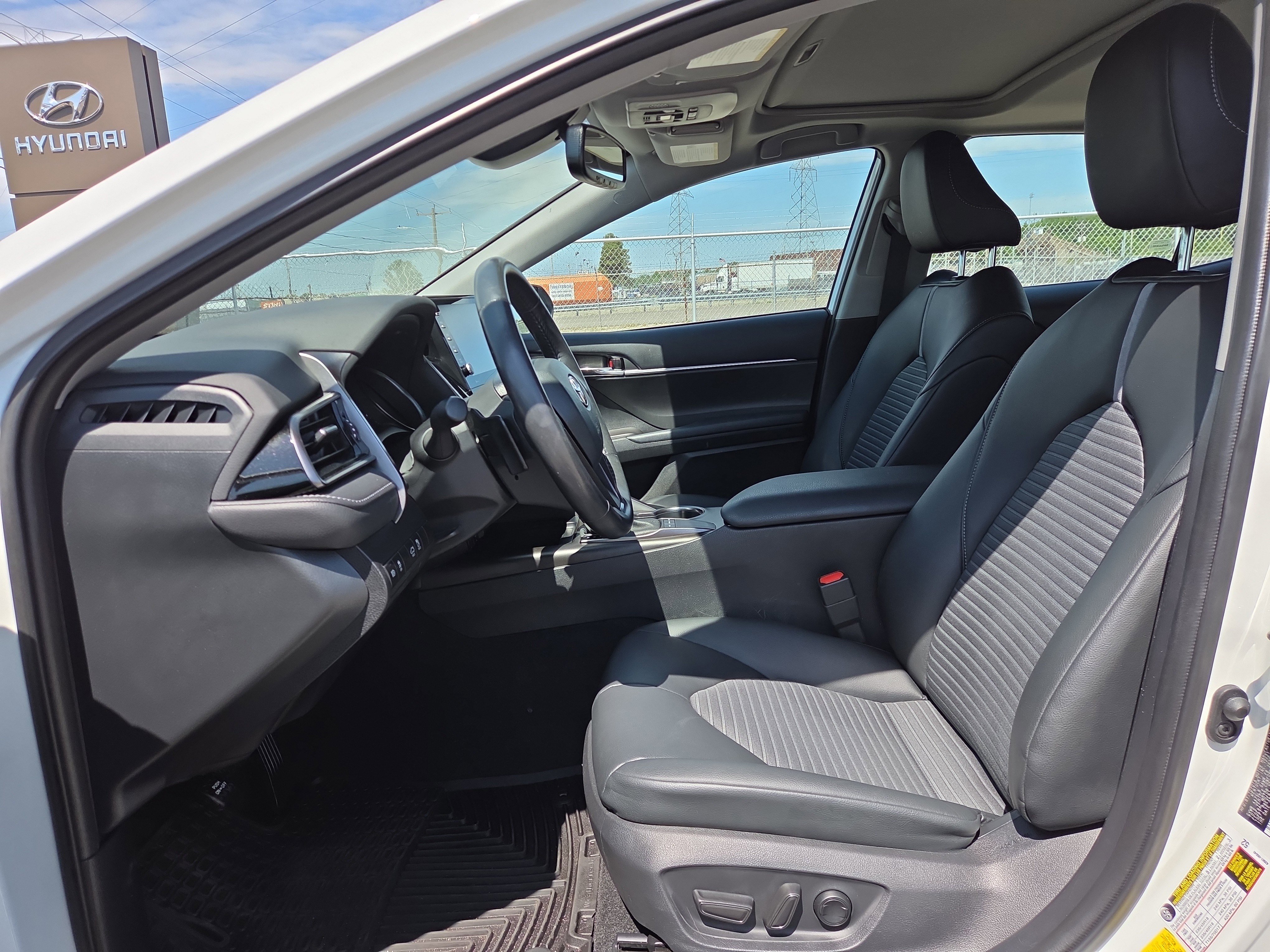 Used 2022 Toyota Camry SE w/ Audio Upgrade Package image 7