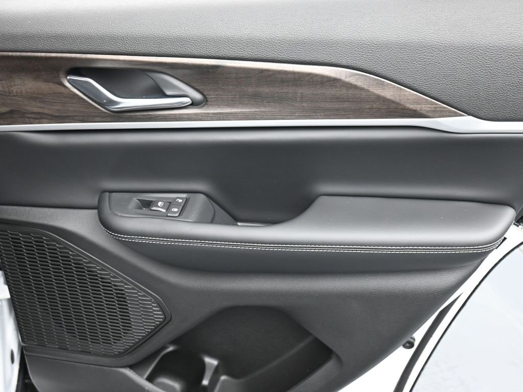 New 2026 Jeep Grand Cherokee Laredo image 15