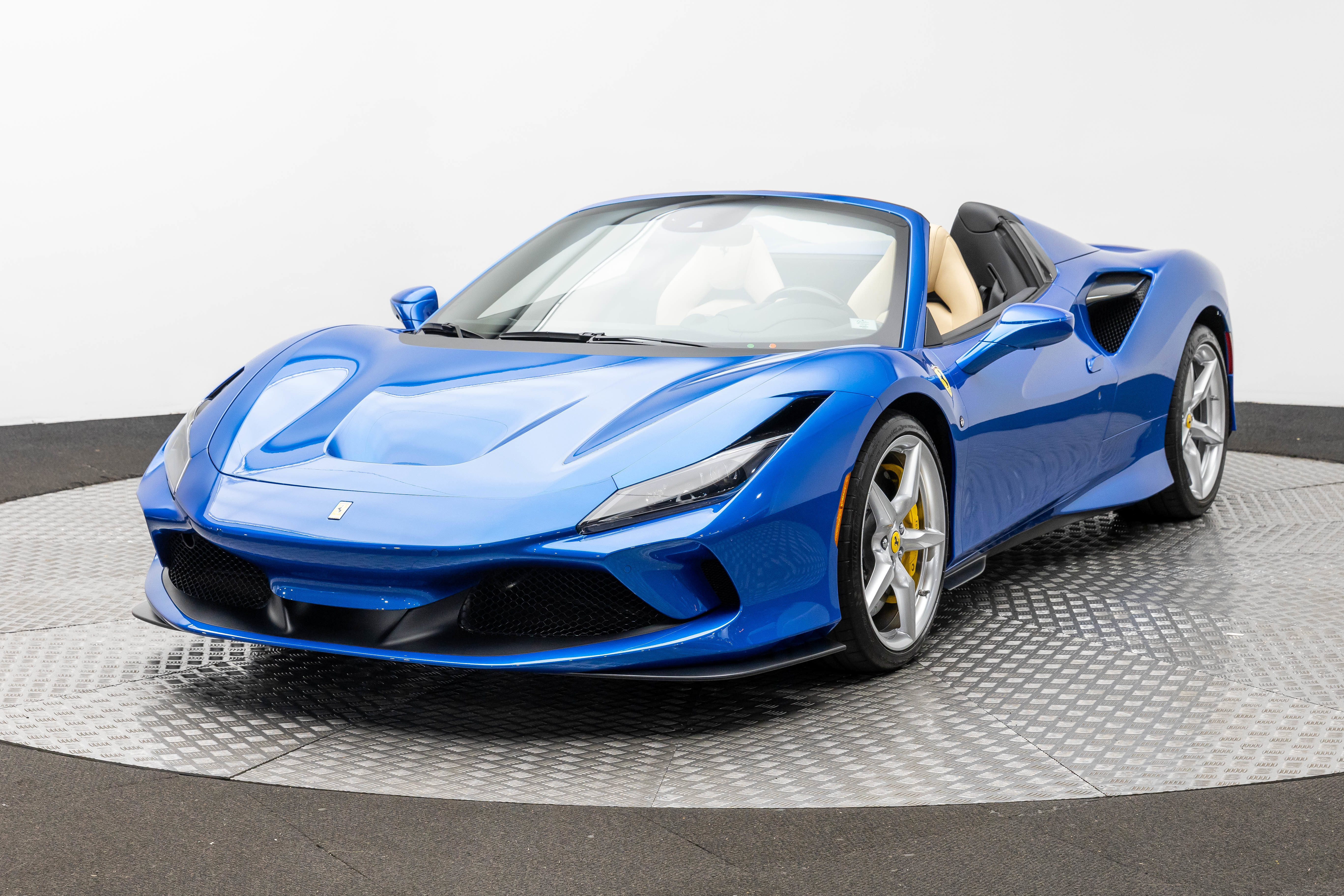 Certified 2023 Ferrari F8 Tributo RWD image 1