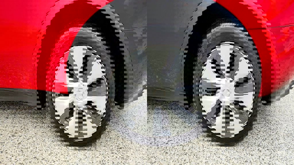 Used 2022 Tesla Model Y Long Range image 9