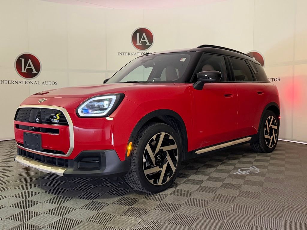Used 2025 MINI Cooper Countryman SE w/ Comfort Package Max image 3