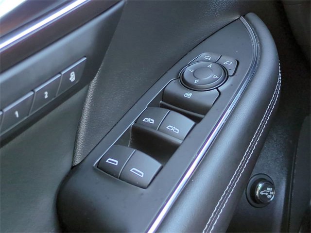 Used 2023 Buick Envision Avenir image 25