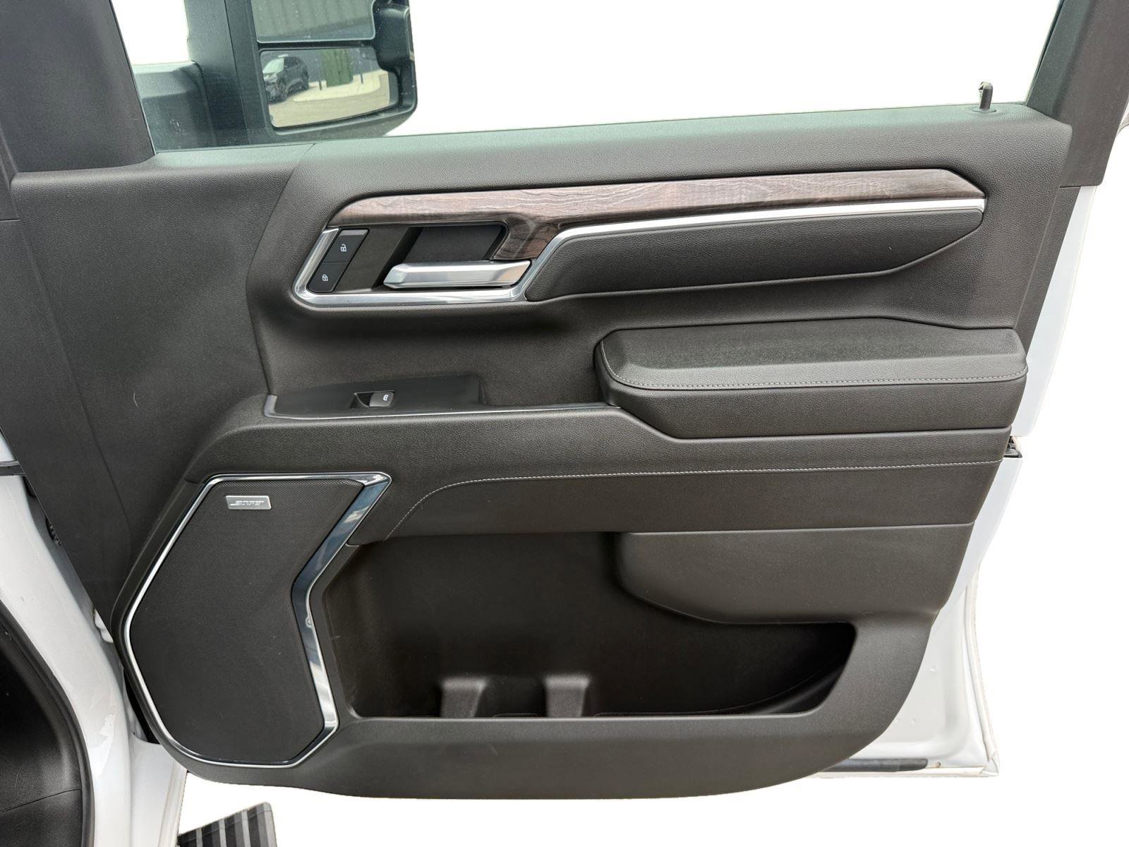 Used 2024 Chevrolet Silverado 2500 LTZ w/ LTZ Convenience Package AWD/4WD image 26