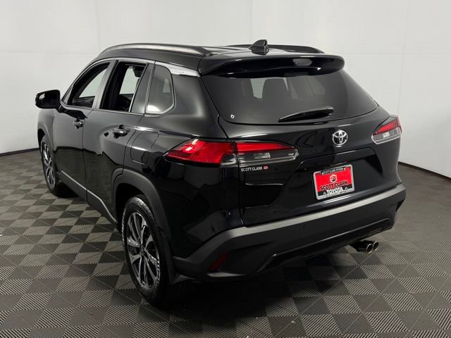 Used 2025 Toyota Corolla Cross XLE w/ Convenience Package image 32