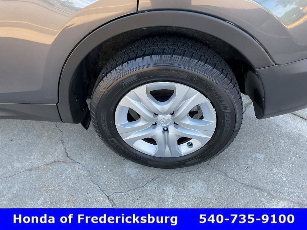 Used 2015 Toyota RAV4 LE AWD/4WD image 11