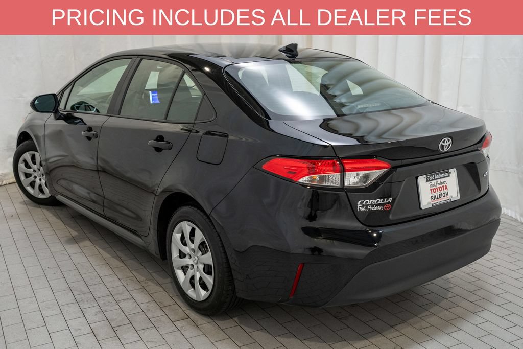 Used 2025 Toyota Corolla LE FWD image 3