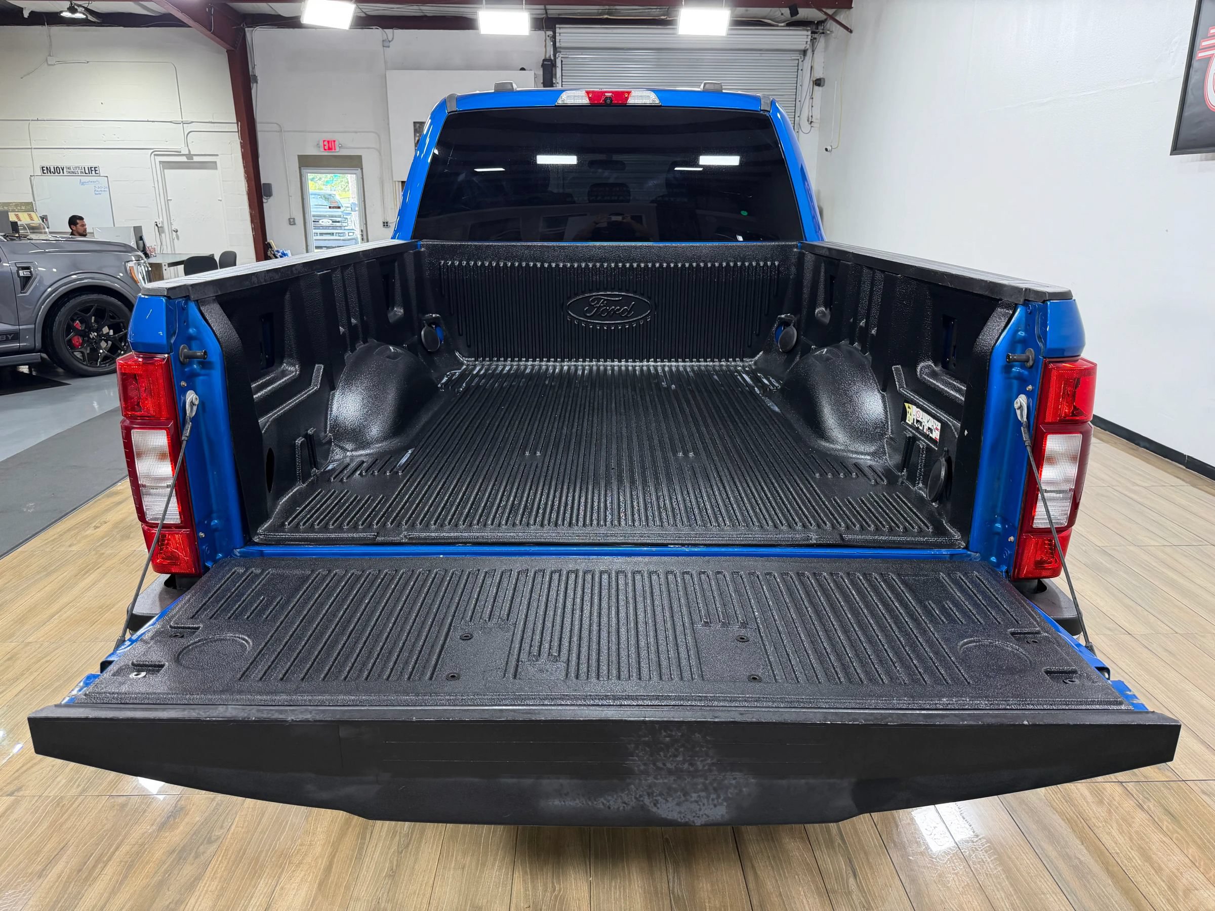 Used 2020 Ford F250 XLT w/ Tremor Off-Road Package AWD/4WD image 8